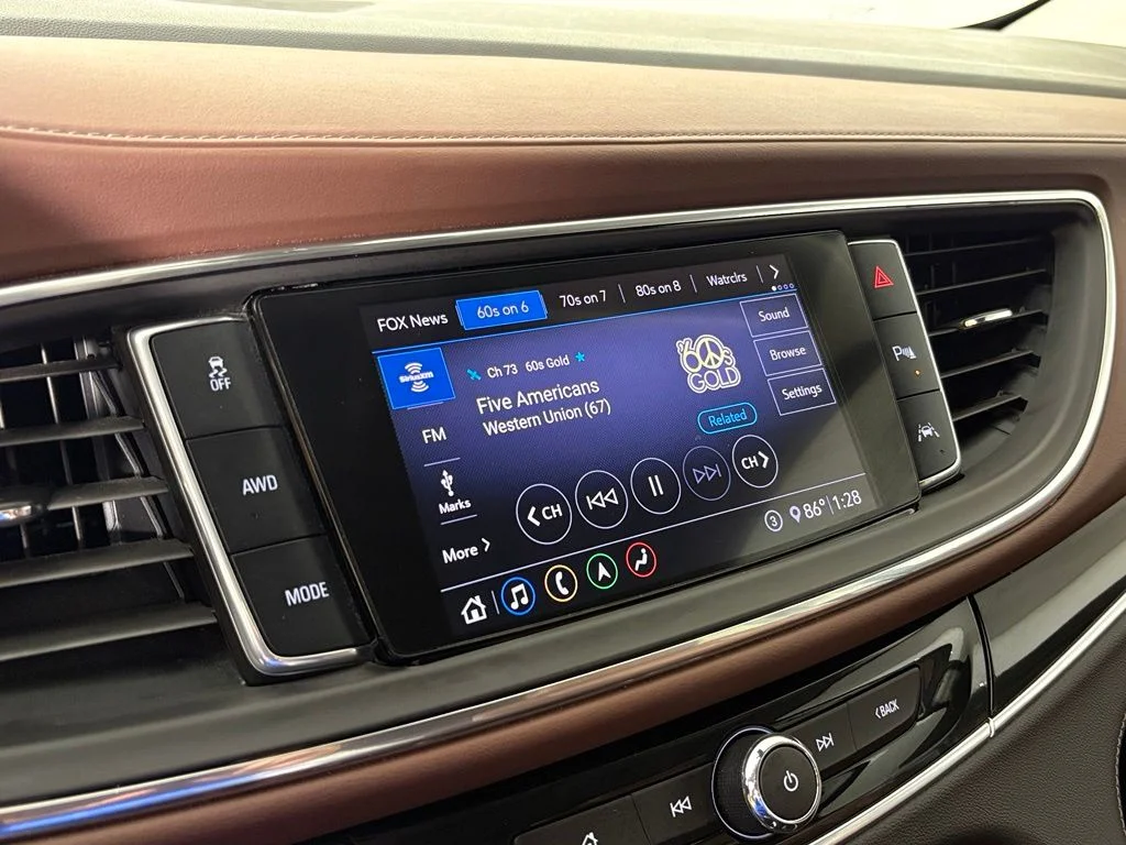 Used 2020 White Buick Avenir image 26