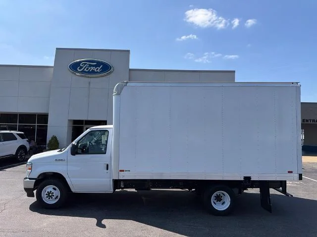 New 2027 Oxford White Ford E-350 SRW image 21
