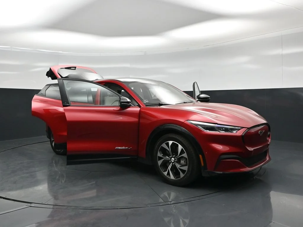 Used 2023 Red Ford Premium image 33