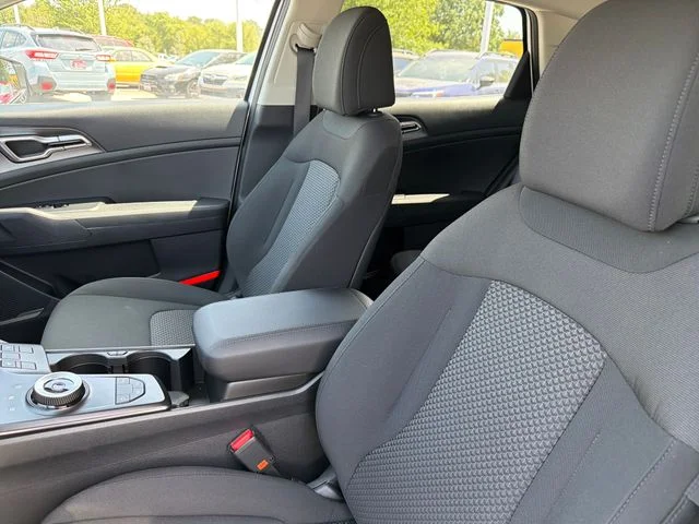 New 2027 Snow White Pearl Kia S image 19