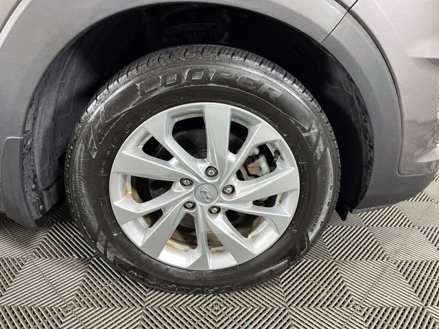 Used 2020 Gray Hyundai Value image 9