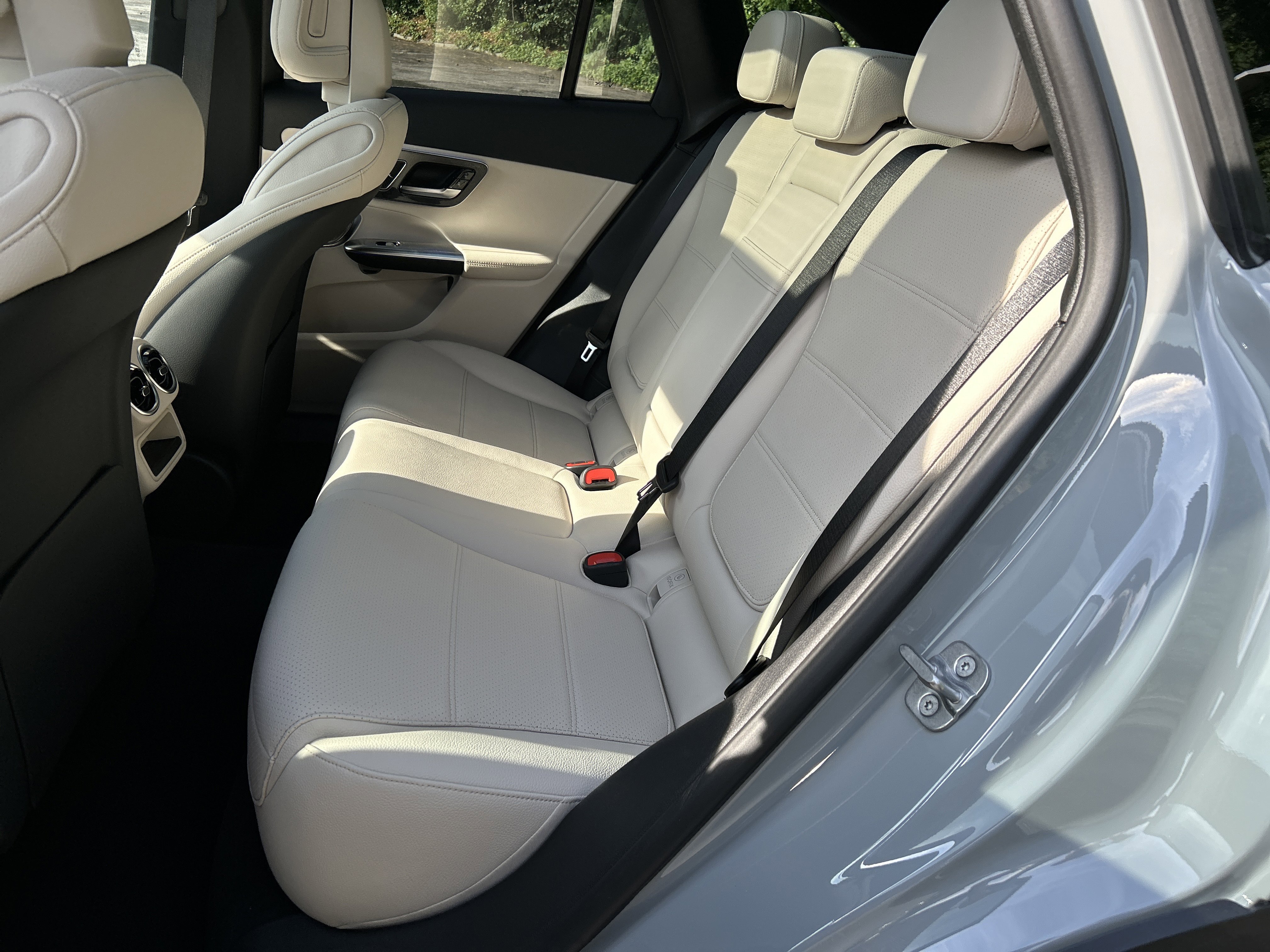 New 2026 MANUFAKTUR Alpine Grey Mercedes-Benz GLC 300 SUV image 37