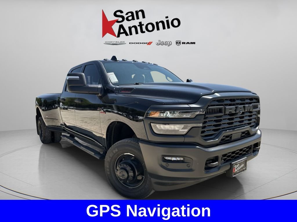 New 2026 Diamond Black Crystal Pearl-Coat Exterior Paint RAM Tradesman image 2
