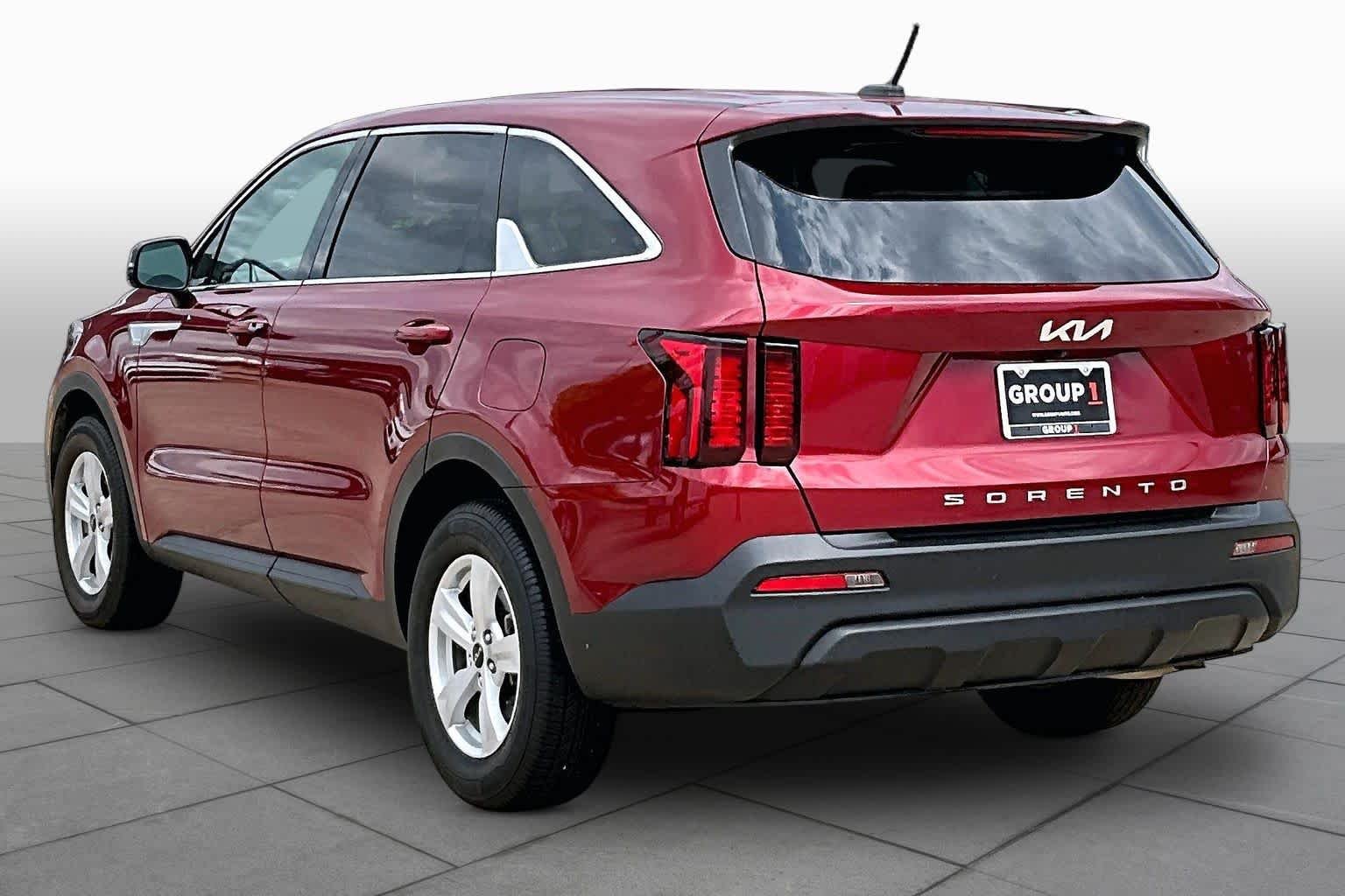 Used 2022 Passion Red Tintcoat Kia LX image 6