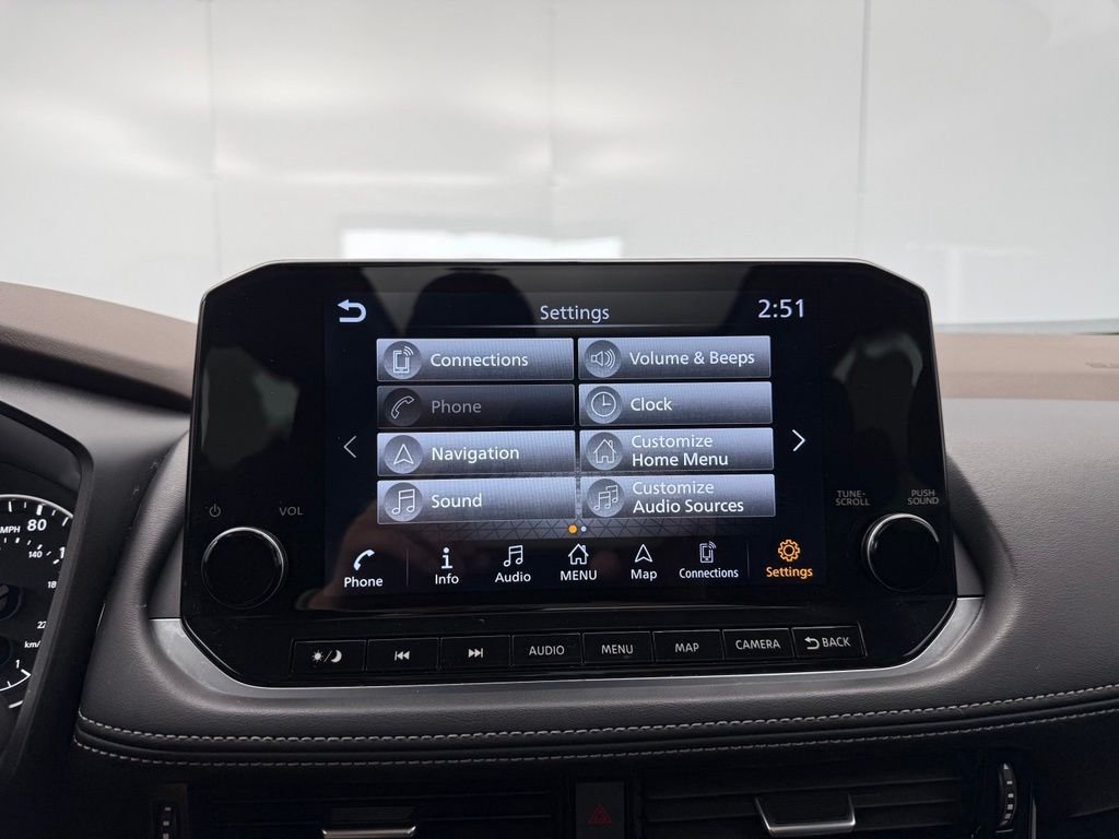 Used 2023 White Nissan SL image 48