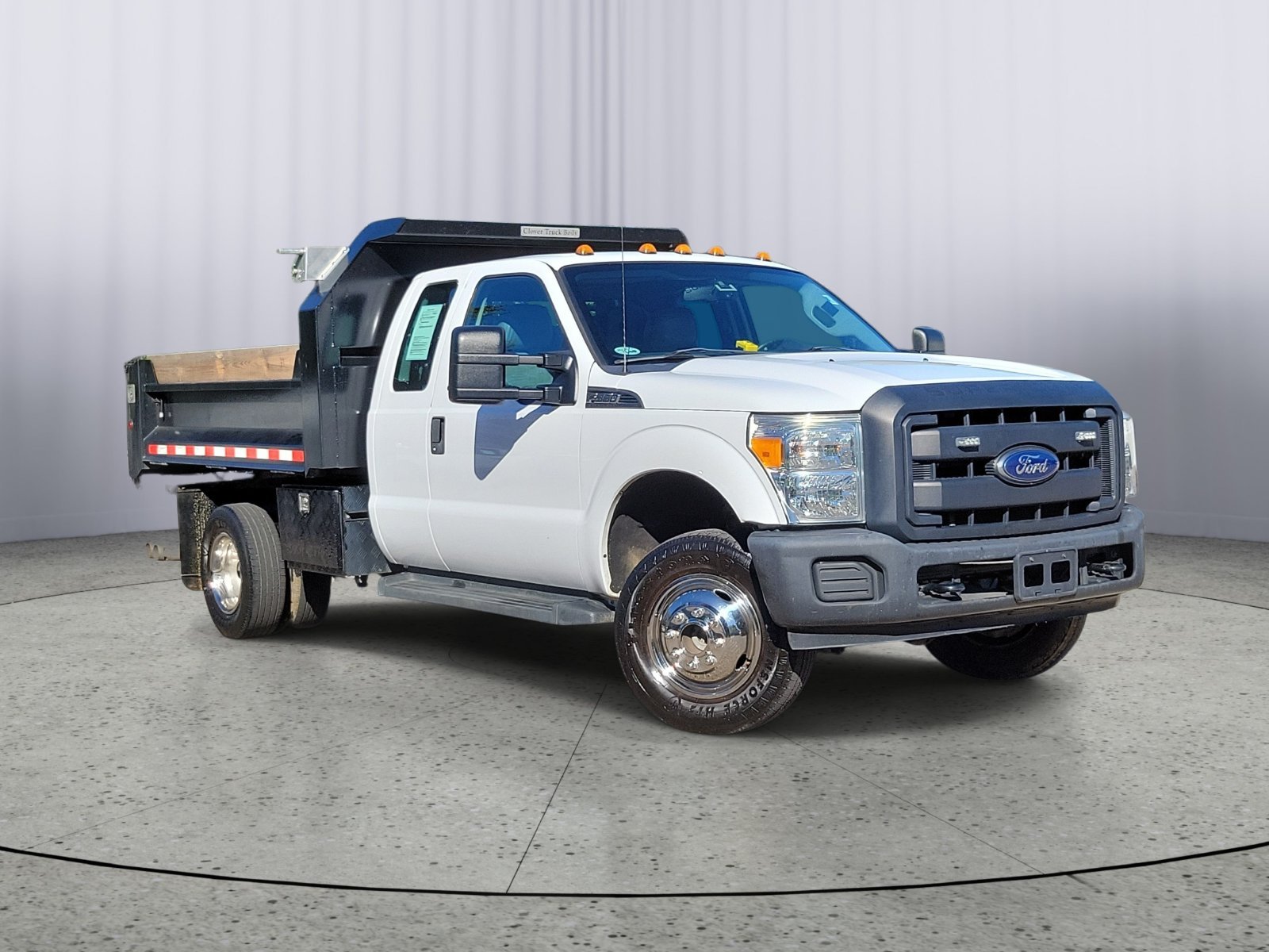 2014 Ford F-350 Super Duty Chassis Cab XL