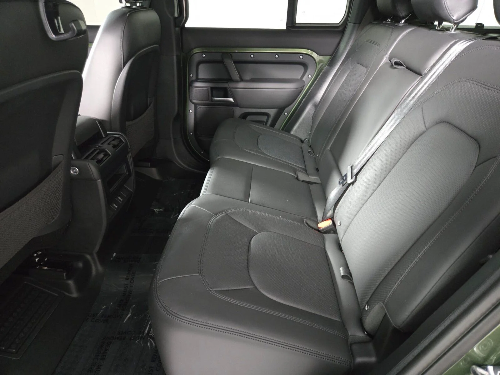 New 2026 Woolstone Green Land Rover X-Dynamic SE image 5