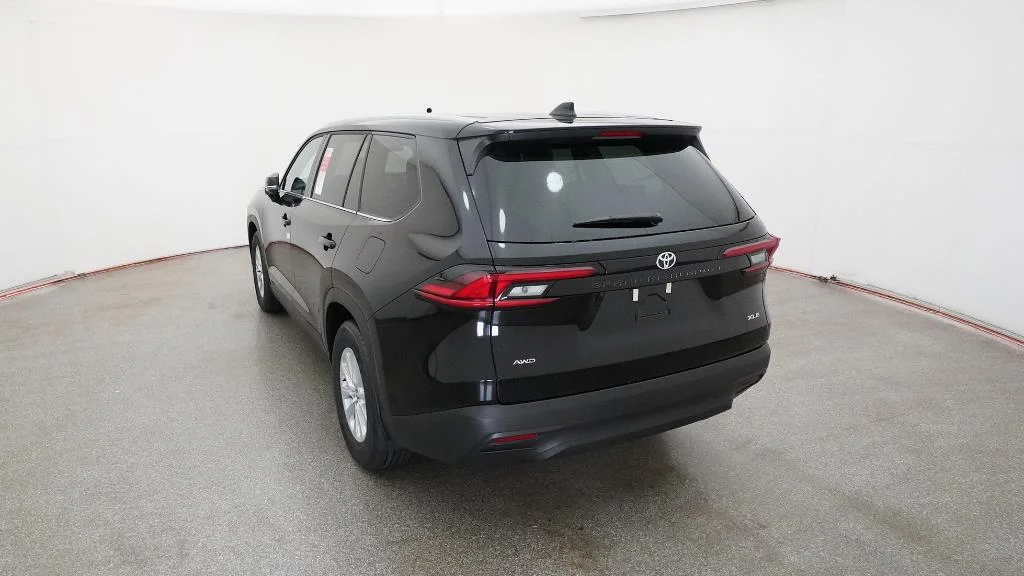 New 2026 Midnight Black Metallic Toyota XLE image 17