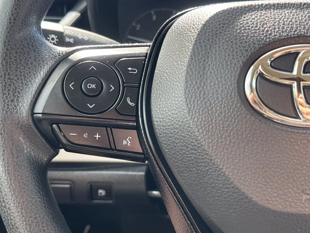 Used 2025  Toyota LE image 19