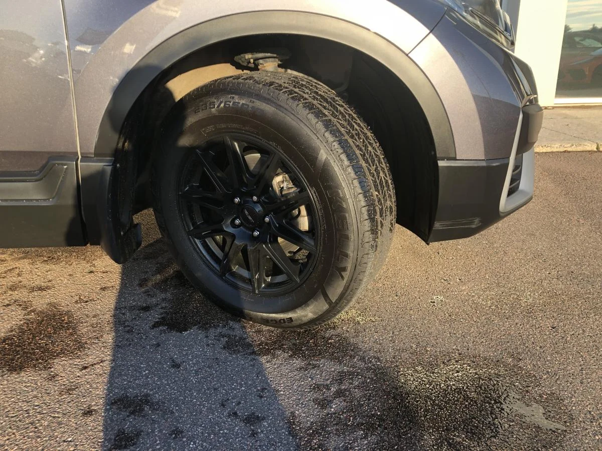 Used 2021 Silver Honda LX AWD image 9