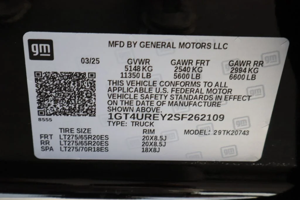 Used 2025 Black GMC Denali image 37