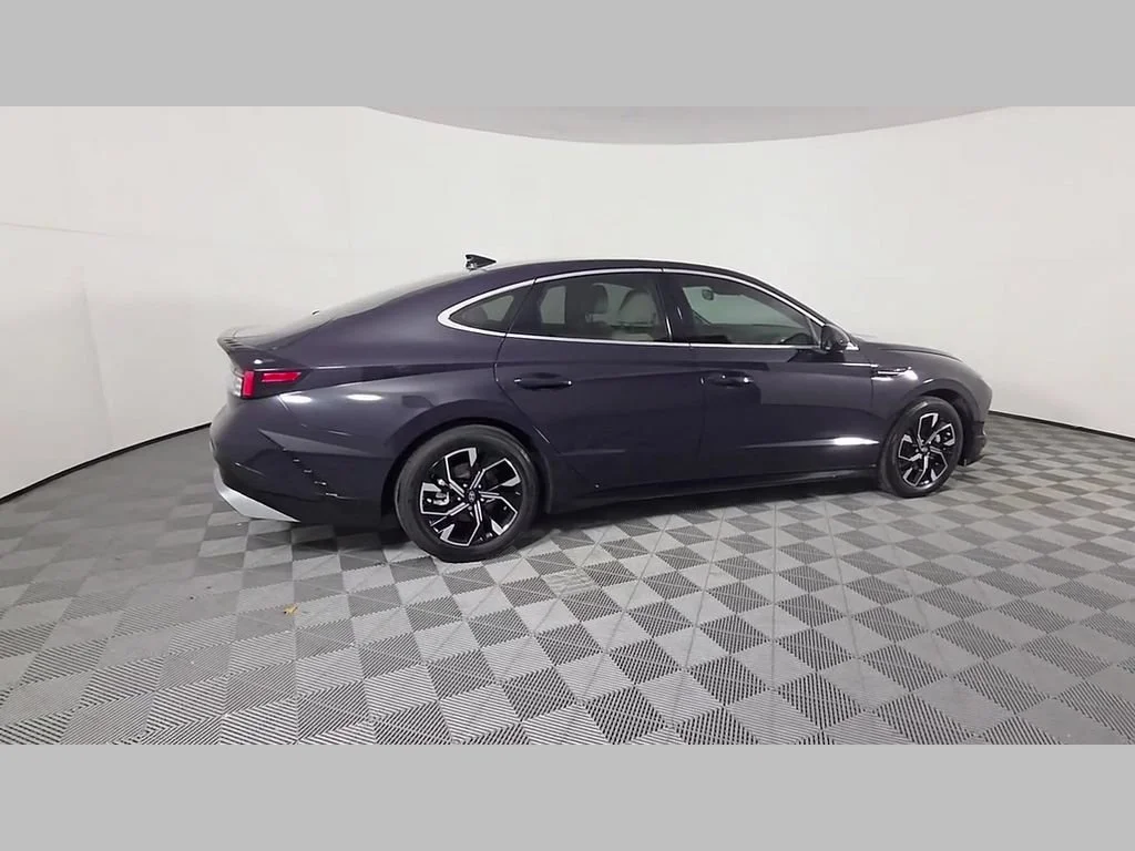 Used 2024 Carbon Blue Hyundai SEL image 36