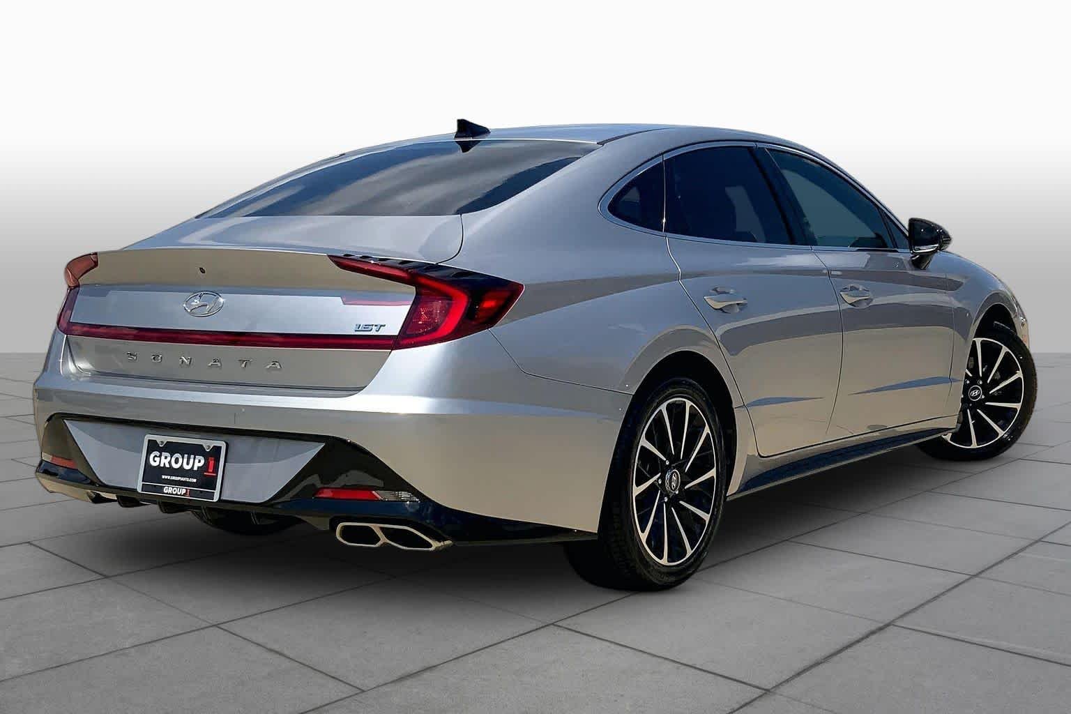 Used 2020 Shimmering Silver Pearl Hyundai SEL Plus image 12