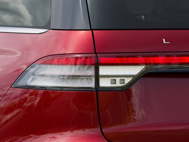 New 2027 Ruby Red Metallic Tinted Clearcoat Lincoln Reserve image 21