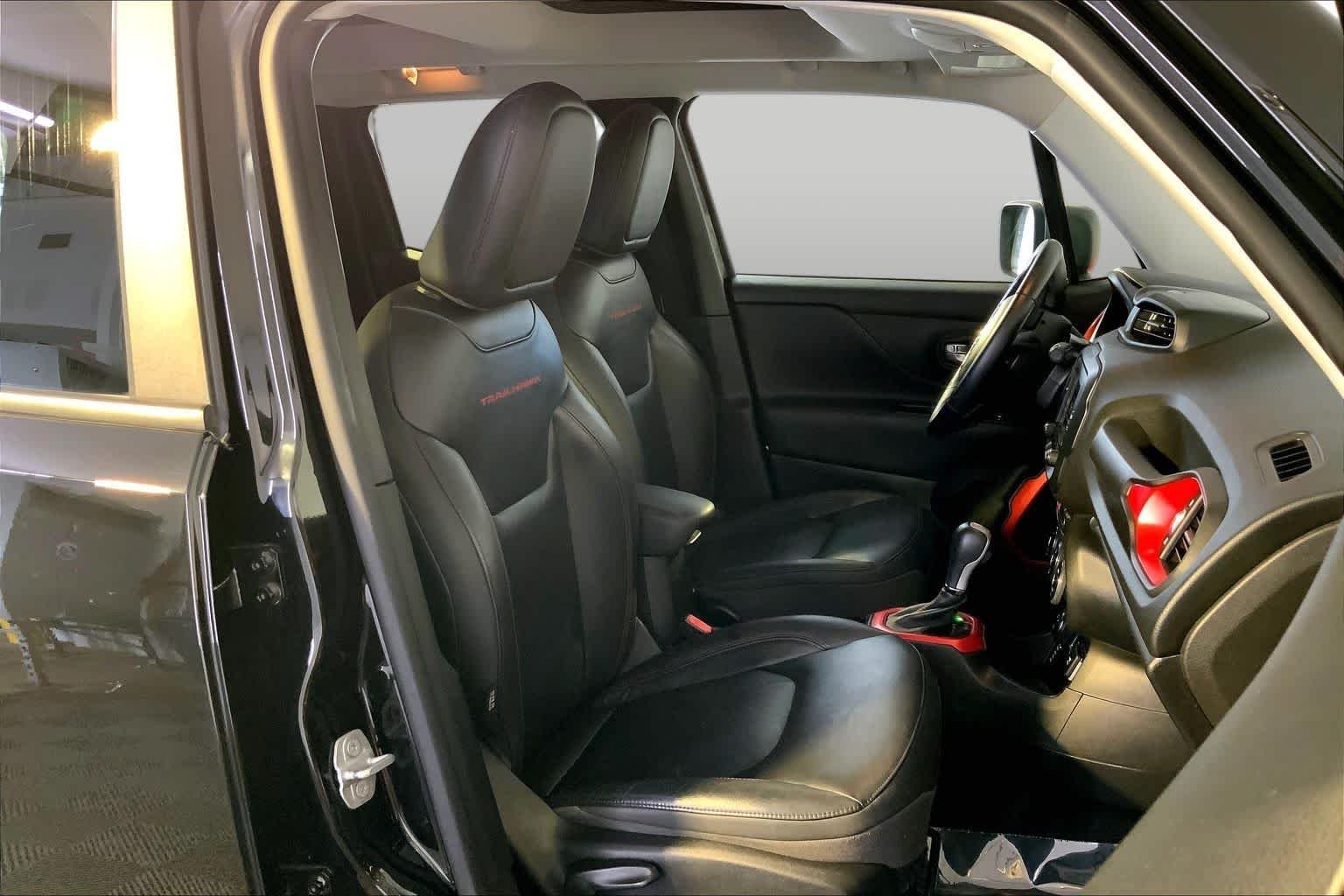 Used 2017 Black Jeep Trailhawk image 8