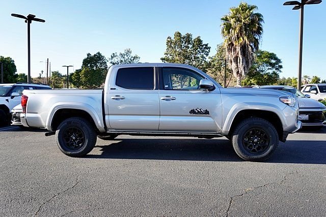 Used 2022 Silver Toyota SR5 image 6