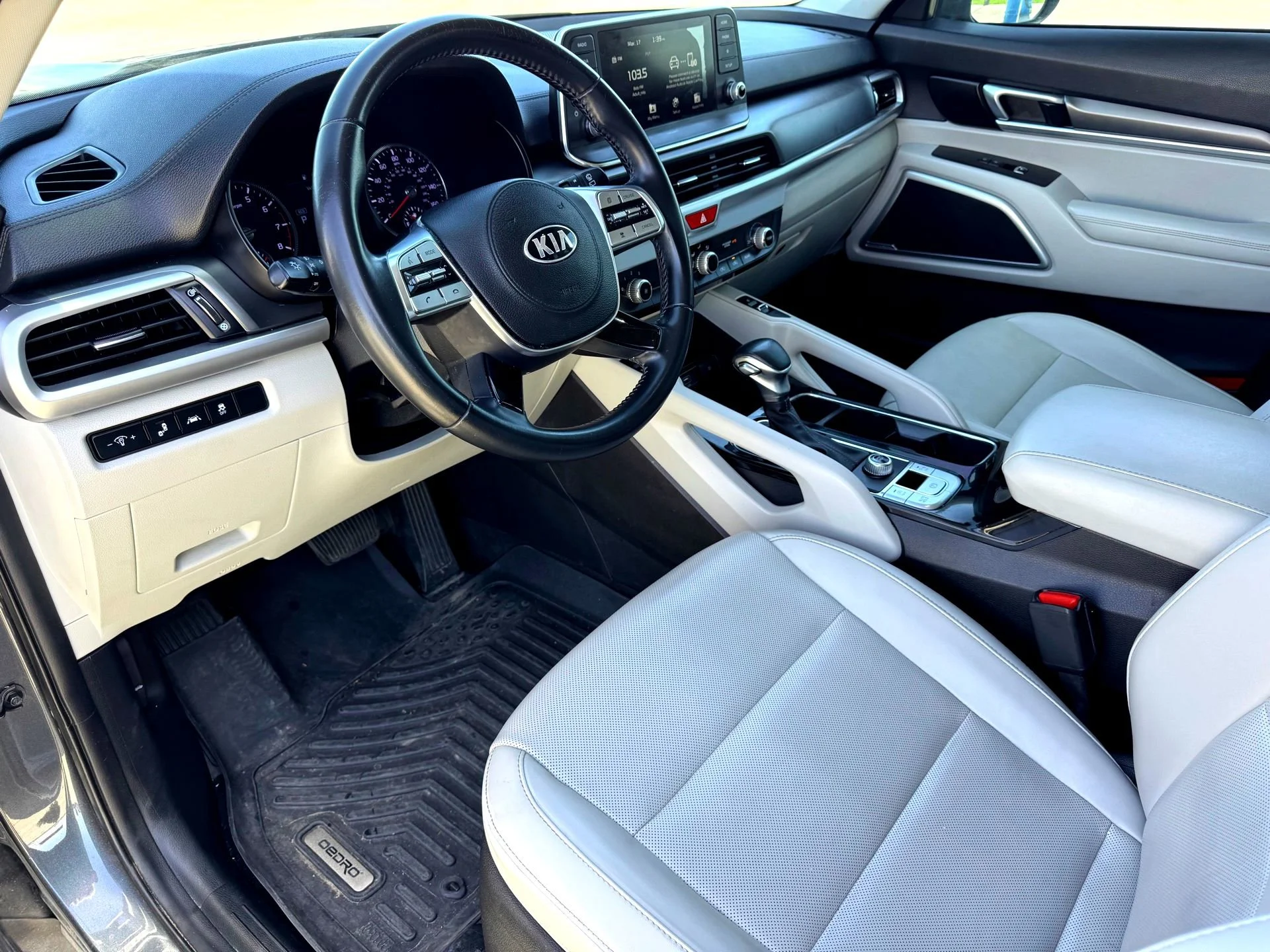 Used 2021 Gravity Grey Kia S image 11