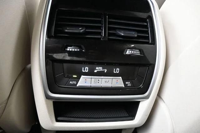 Used 2020 Black BMW sDrive40i image 22