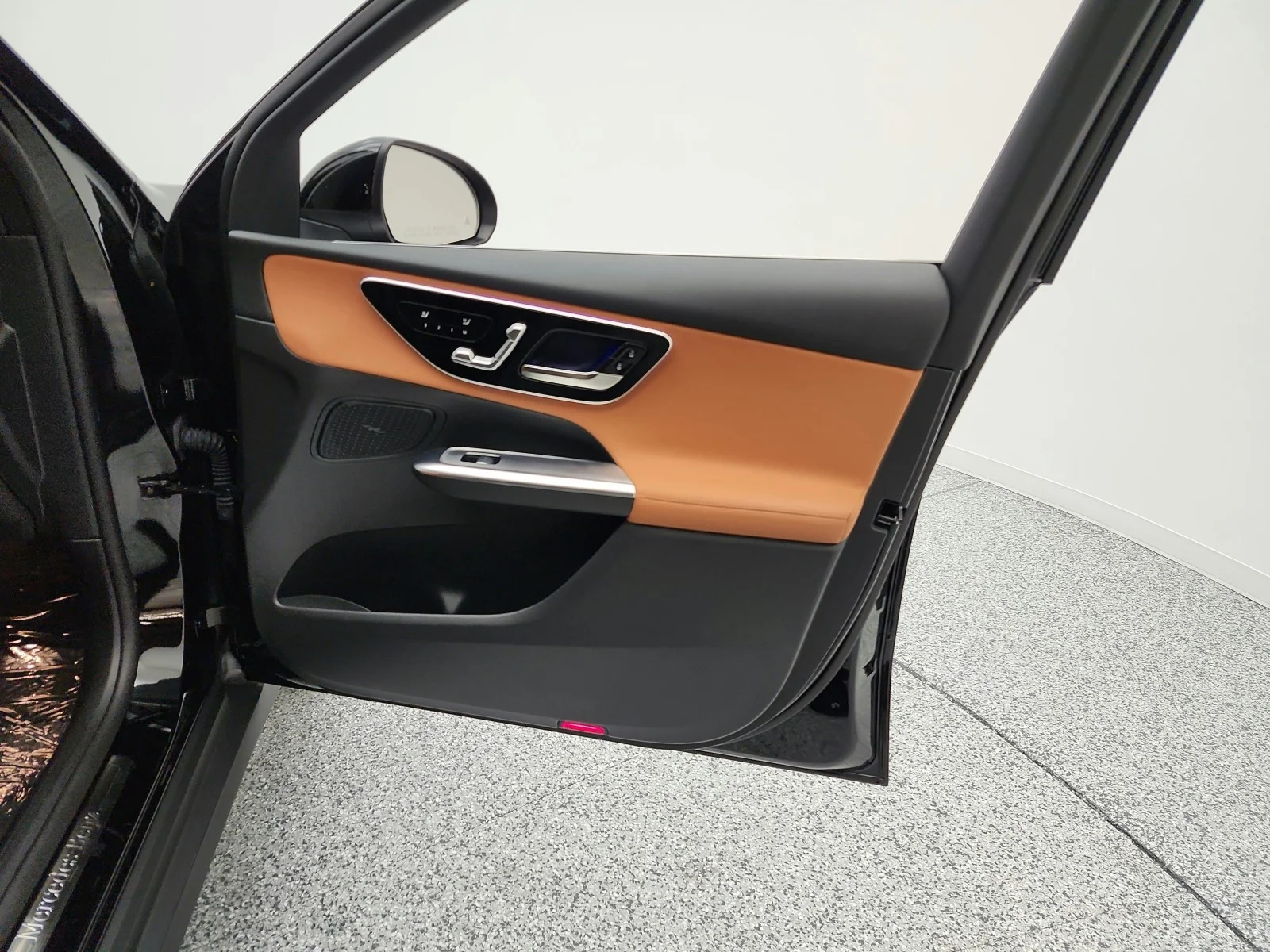 Used 2025 Black Mercedes-Benz GLC 350e 4MATIC® SUV image 20