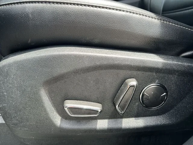 Used 2019 Gray Ford SEL image 22