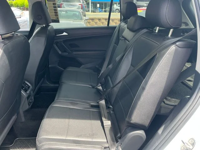 Used 2019 White Volkswagen 2.0T SE image 28