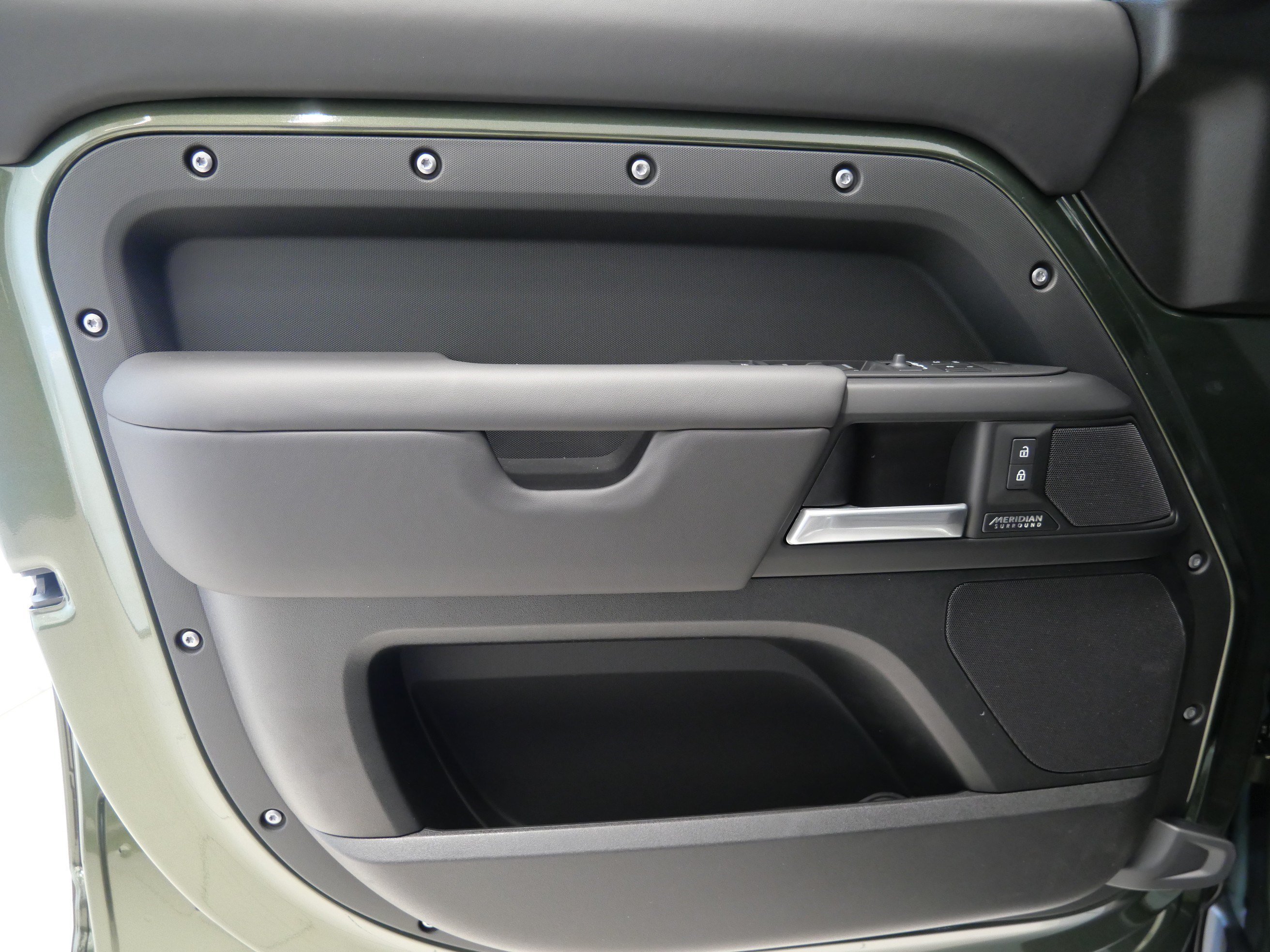 New 2026 Woolstone Green LAND ROVER X-Dynamic SE image 5