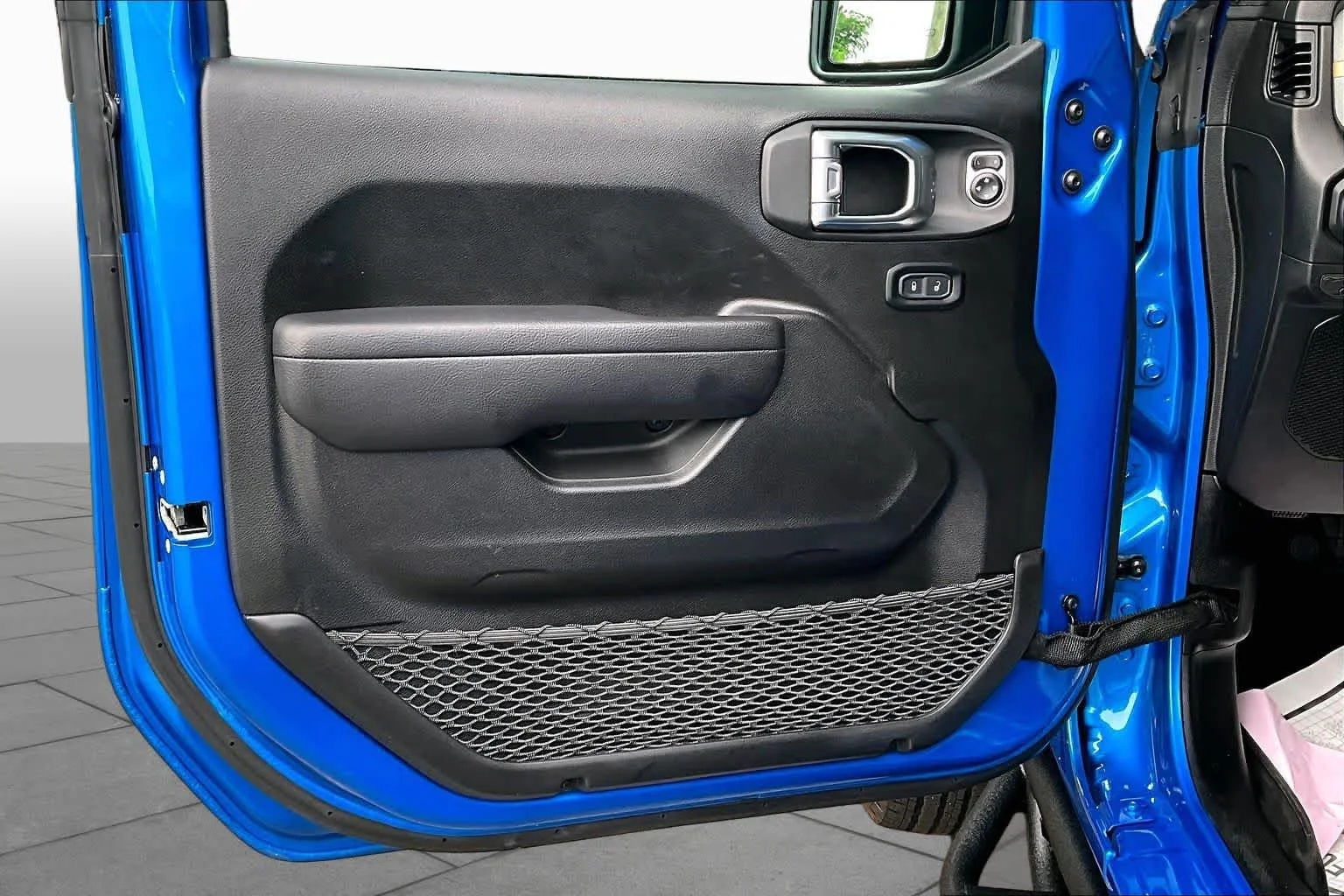 Used 2024 Hydro Blue Pearlcoat Jeep Sport S image 20