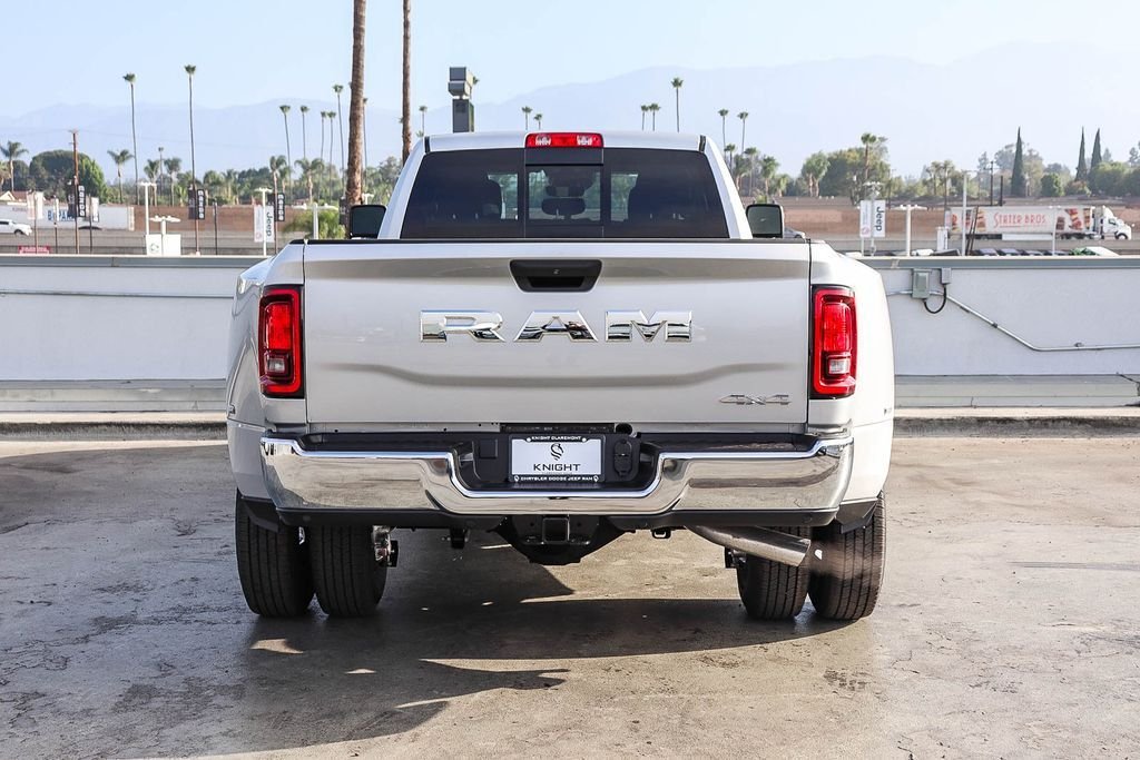 New 2026 Silver Ram Tradesman image 8