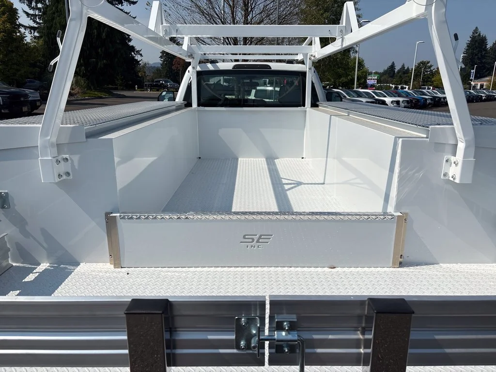 2025 Ford F-550 Super Duty Chassis Cab XL - Photo 22