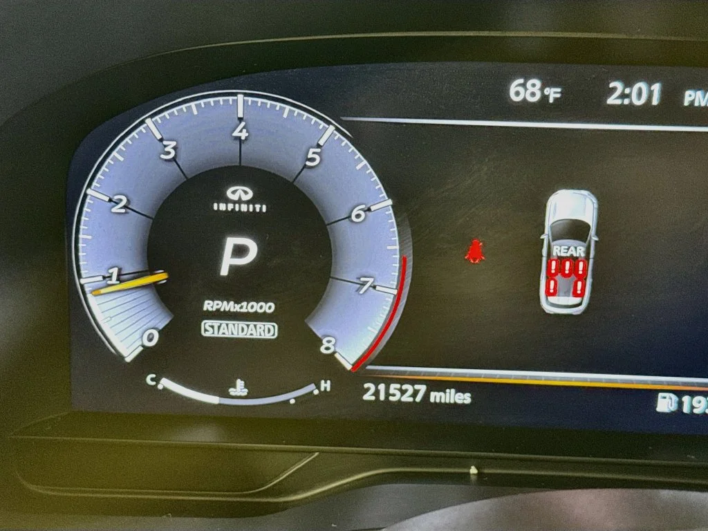 Certified Used 2024 Gray INFINITI LUXE image 17