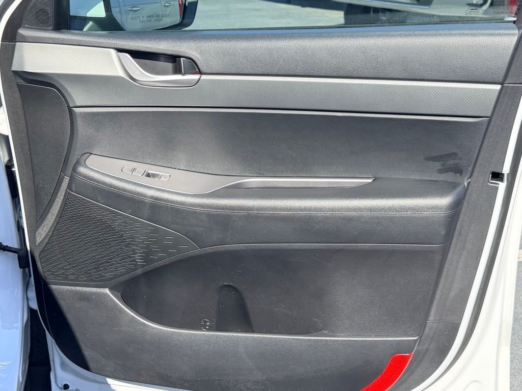Used 2024 White Hyundai SEL image 10