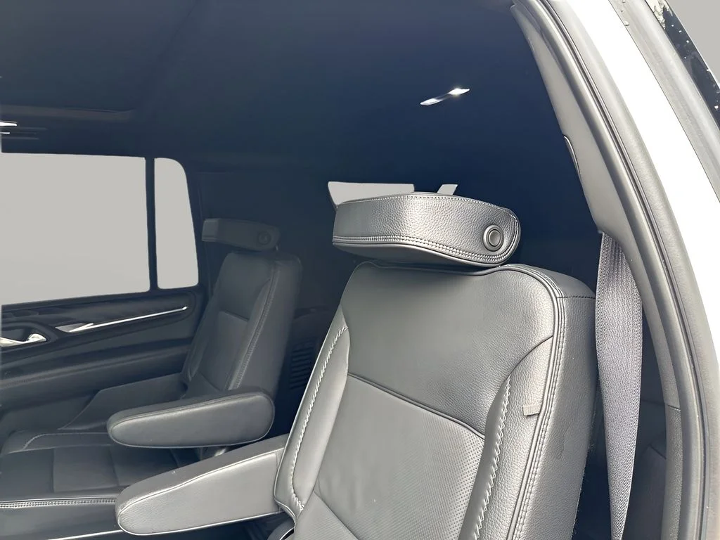 Used 2023 White GMC Denali image 18