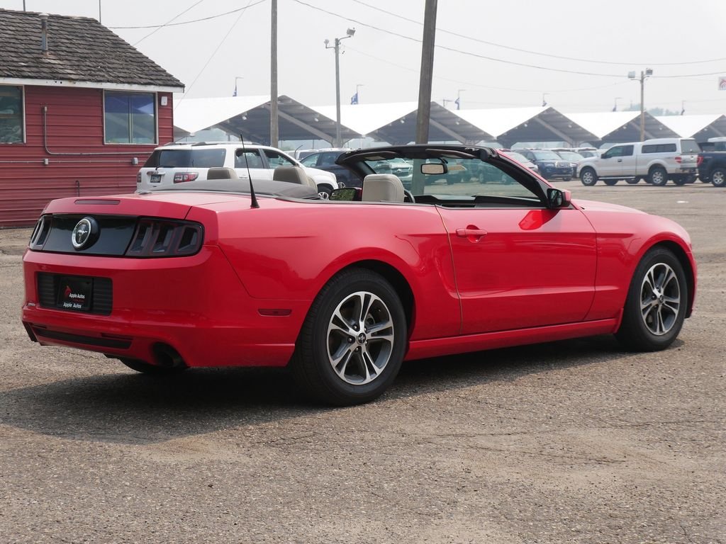 Used 2014 Red Ford V6 Premium image 3