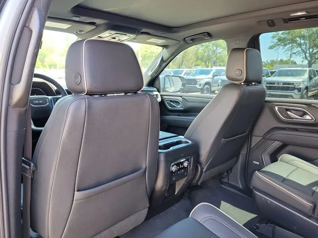 2023 GMC Yukon SLT - Photo 17