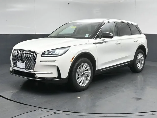 Used 2023 Pristine White Lincoln Standard image 3