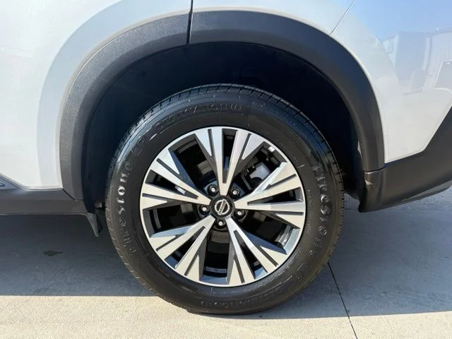 Used 2021 Silver Nissan SV image 11