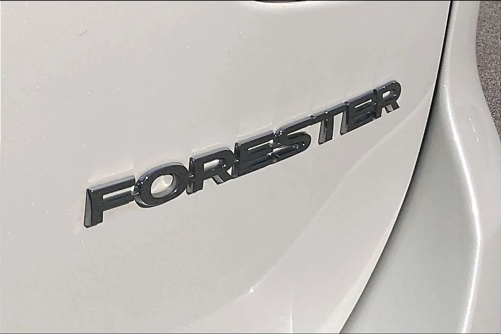Used 2023 White Subaru Premium image 32