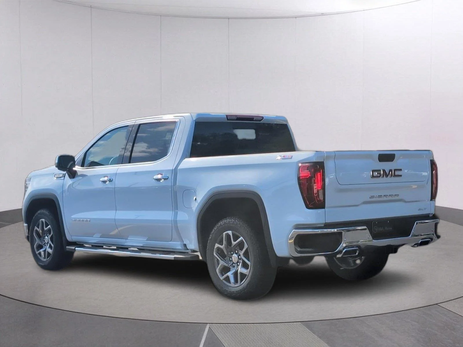 New 2026 Glacier White Tricoat GMC SLT image 3