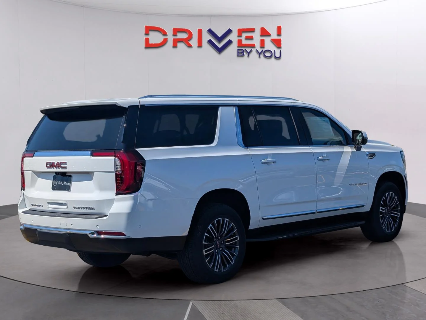 New 2026 Summit White GMC Elevation image 5
