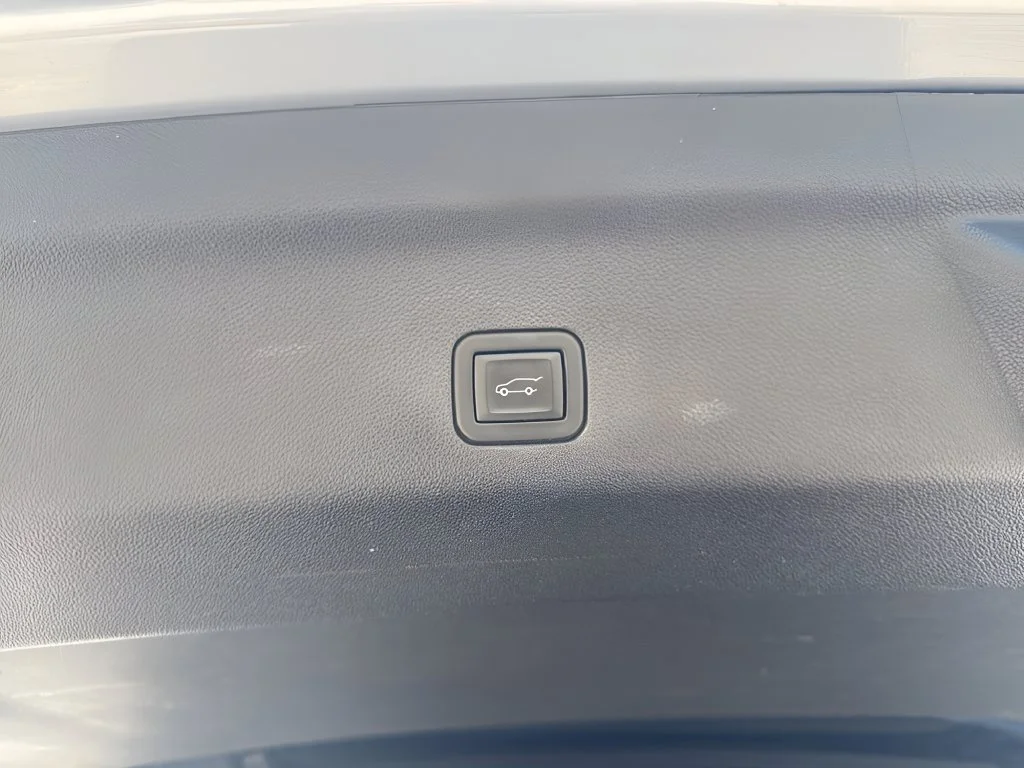 Used 2024 Sterling Metallic GMC Denali image 33