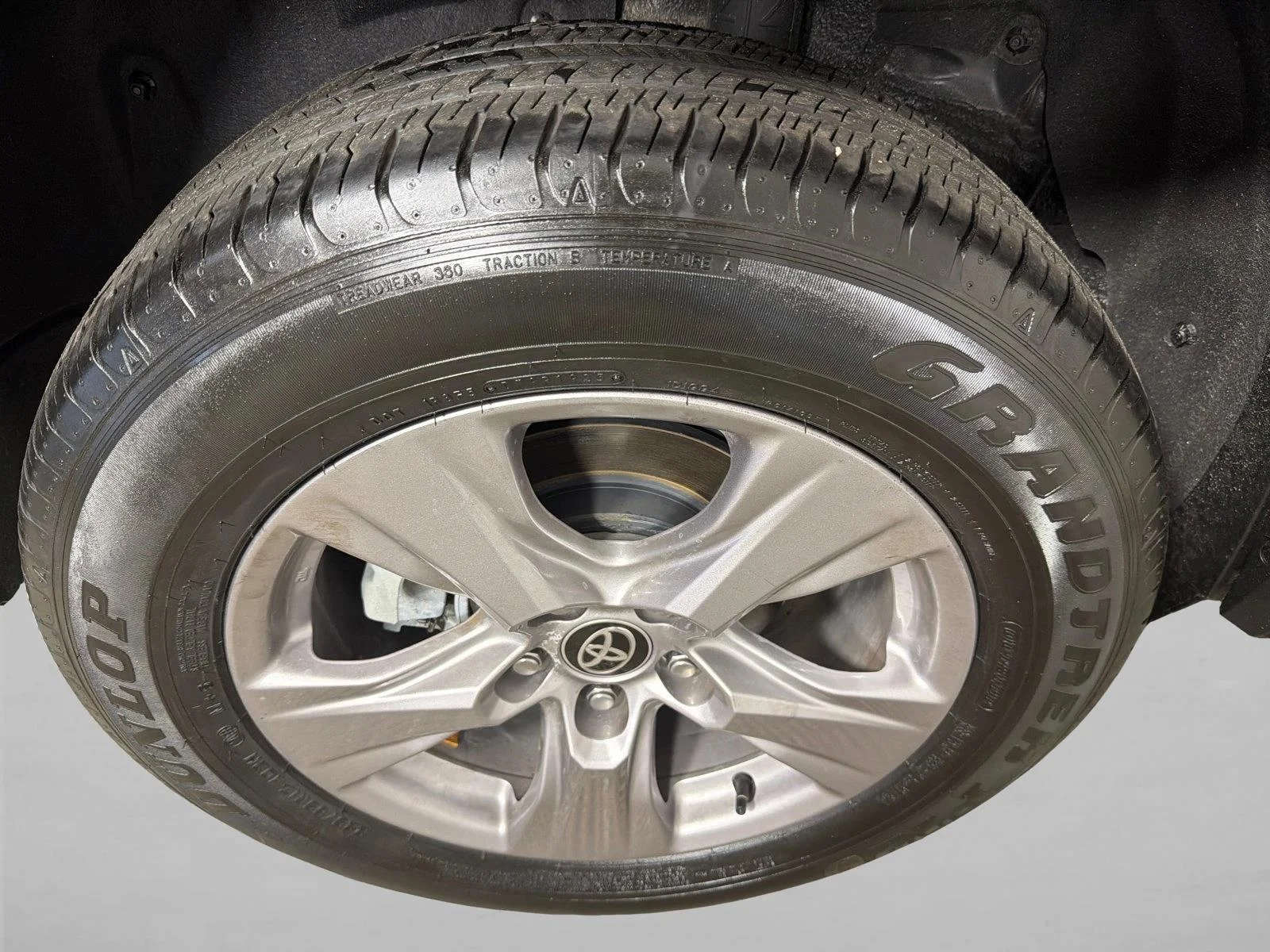 Used 2025 Gray Toyota XLE image 18