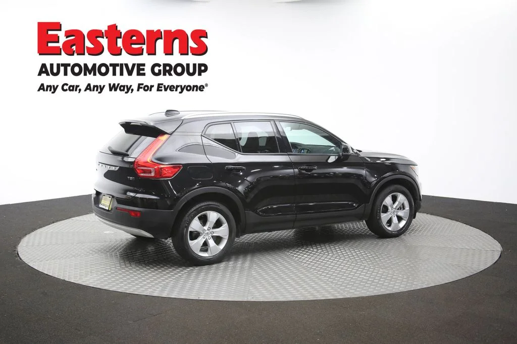Used 2022 Black Volvo Momentum image 42