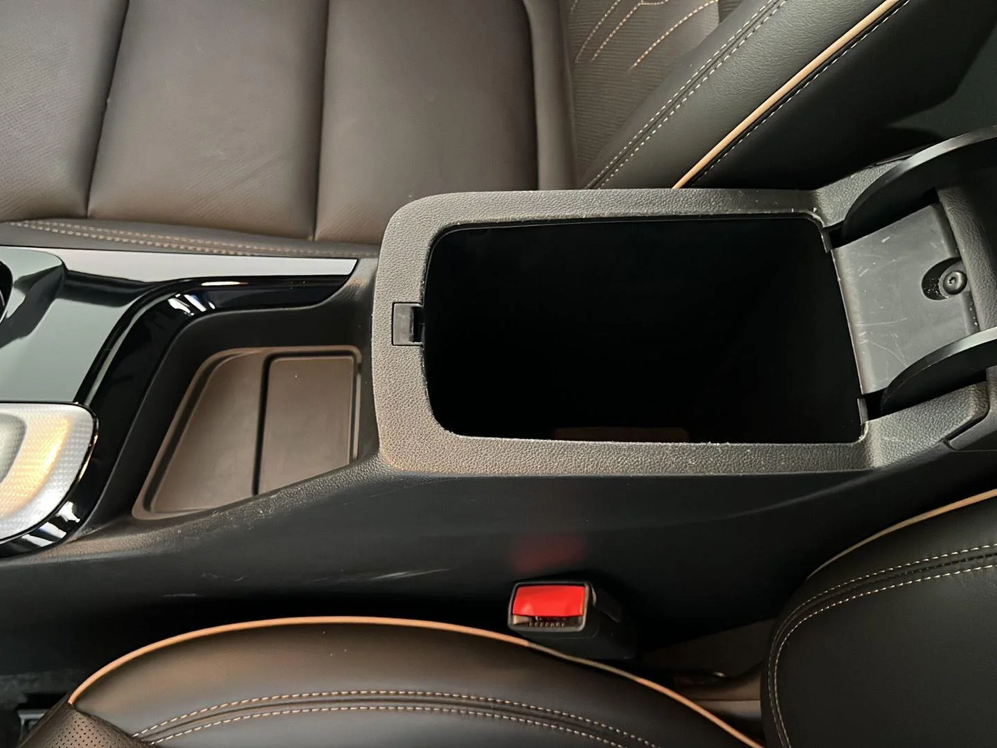 Used 2024 Ebony Twilight Metallic Buick Avenir image 19
