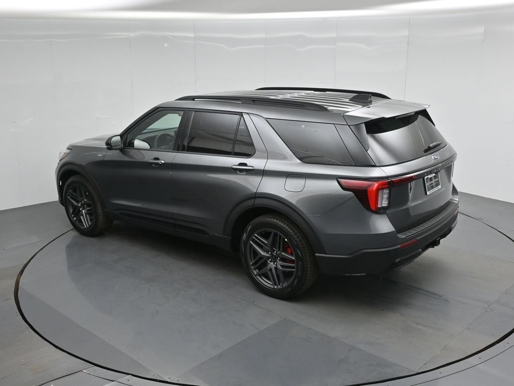 New 2026 Carbonized Gray Metallic Ford ST-Line image 41