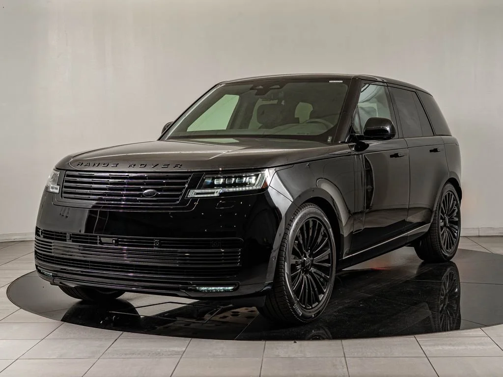 2026 Land Rover Range Rover 4.4 SV Black SWB's photo