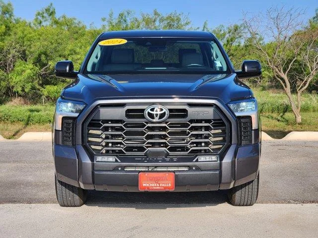 Used 2024 Magnetic Gray M Toyota SR5 (A10) 4x4 CrewMax 5.5 ft. box 145.7 in. WB image 2