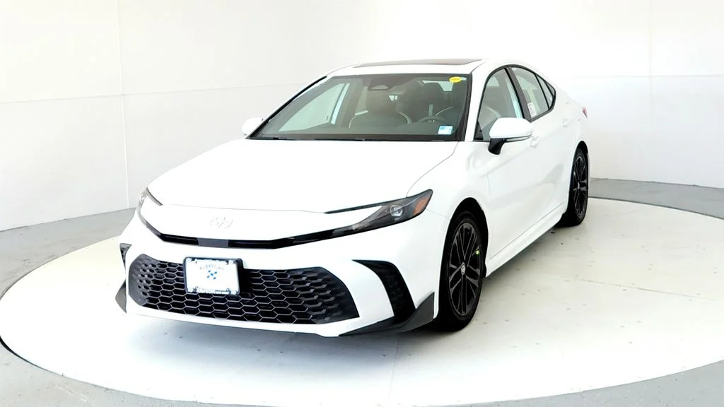 New 2026 Ice Cap Toyota SE image 2