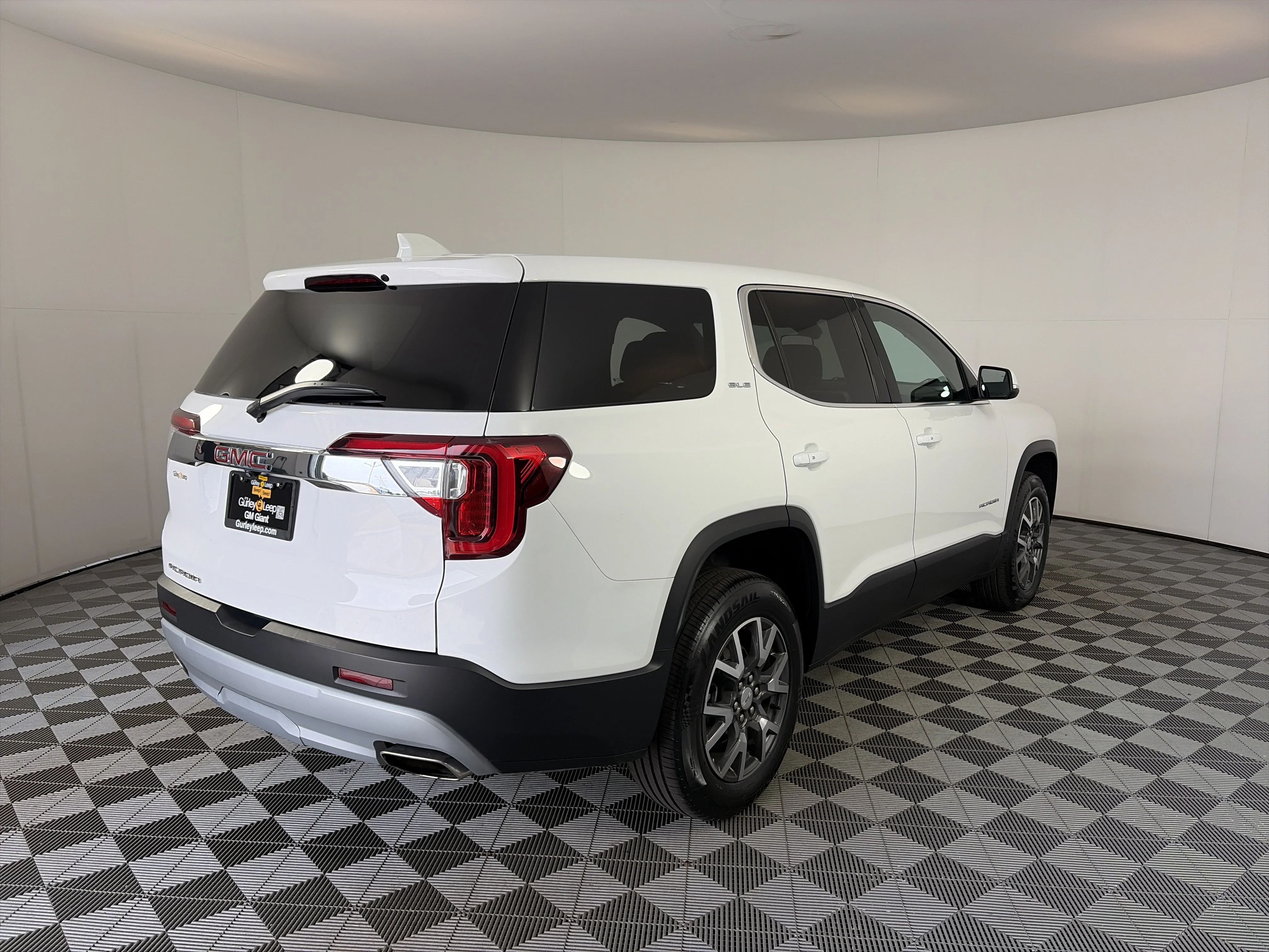 2023 GMC Acadia SLE - Photo 7