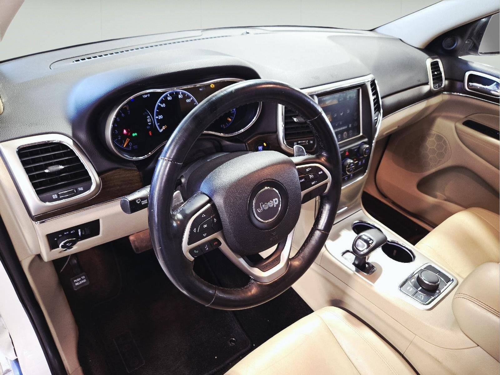 Used 2015 Bright White Clearcoat Jeep Limited image 13