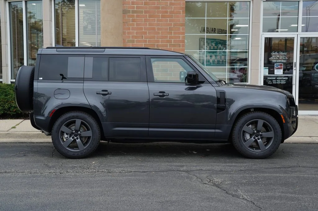 New 2026 Carpathian Grey Land Rover S image 7